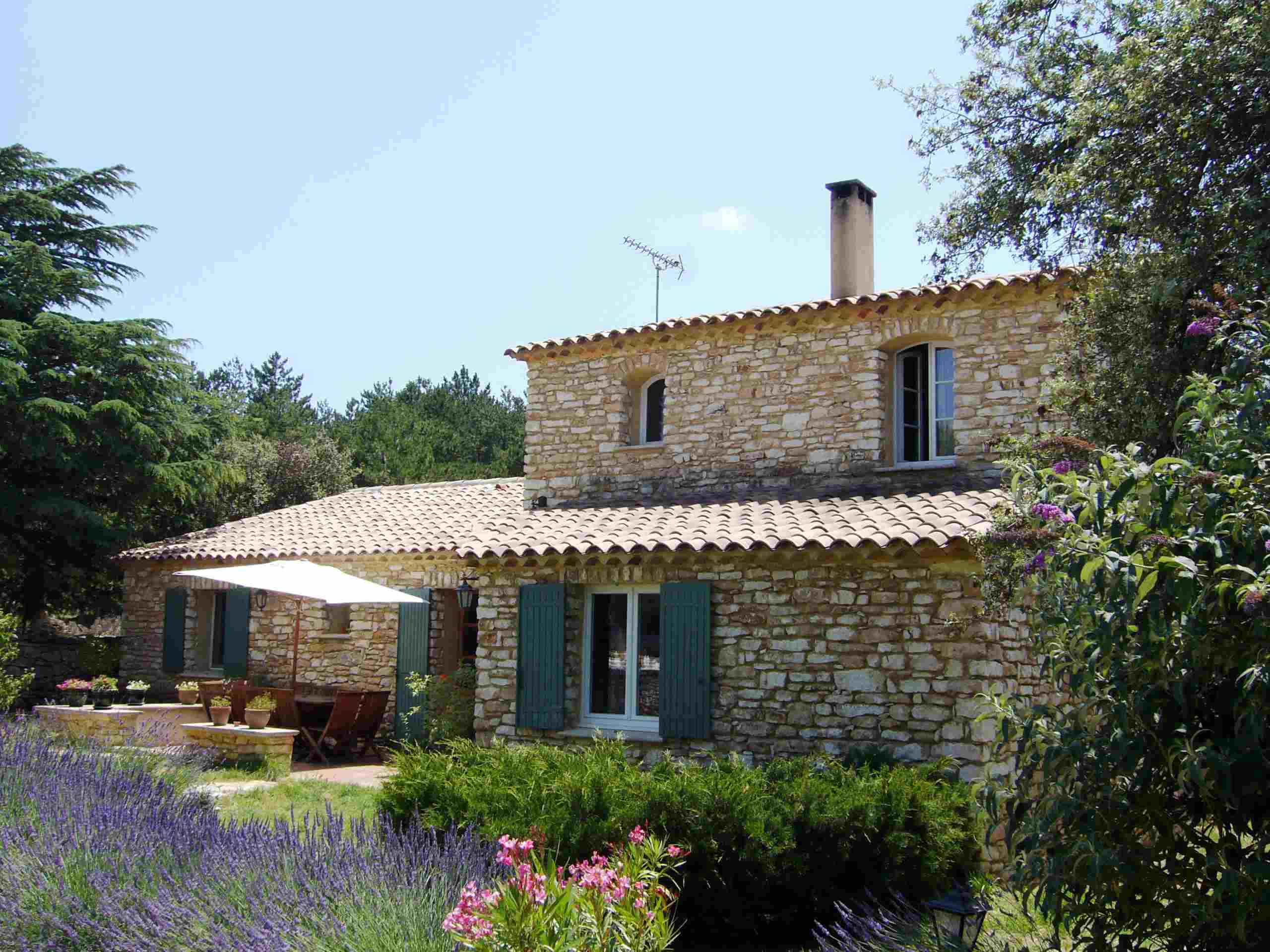 Maison avec fleurs_WEB